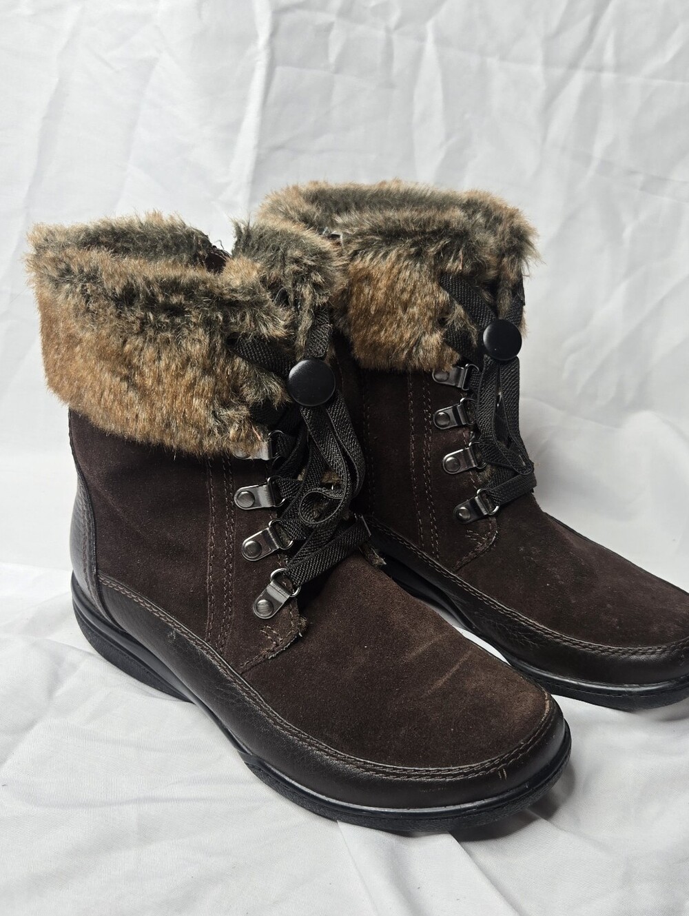 Clarks Women’s Brown Faux Fur Cuff Lace Up Winter Boots Size 6 M